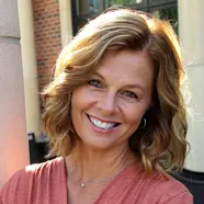 photo of Nicole Hartschuh